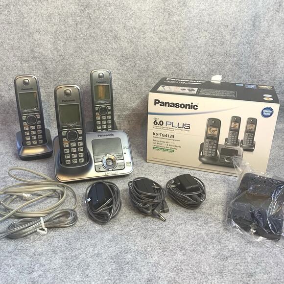 PanasonicKX TG4133 DECT 6.0+ Digital Cordless Answering System 3 Handsets - Picture 2 of 8